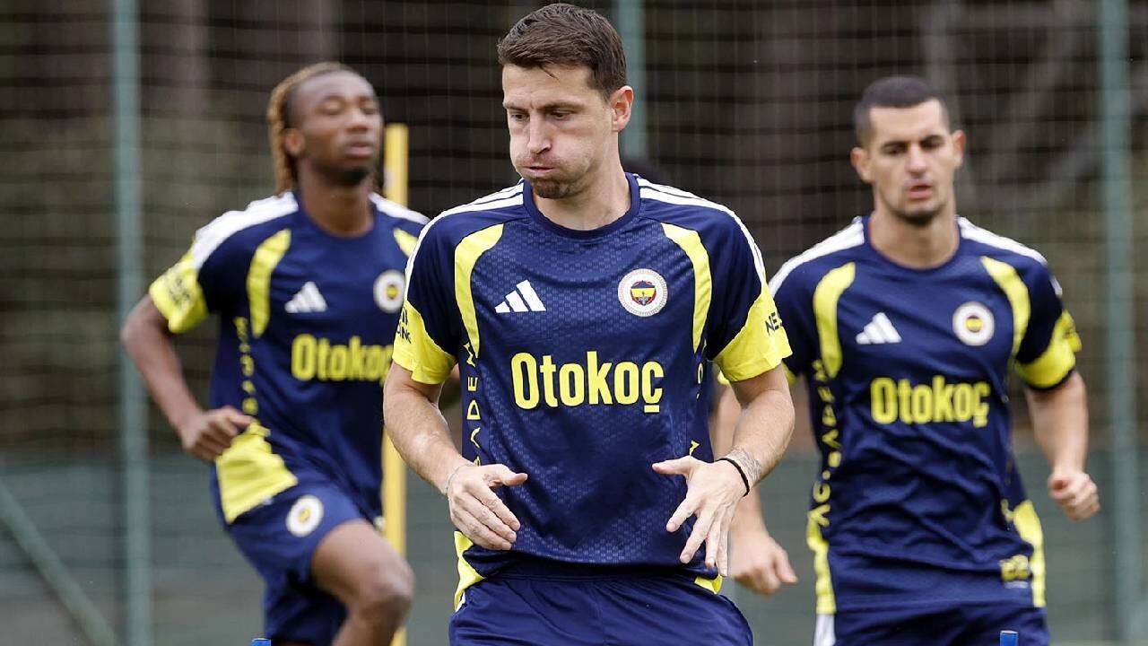 İsmail Kartal apar topar talimatı verdi: Fenerbahçe'den Mert Hakan Yandaş kararı! 8